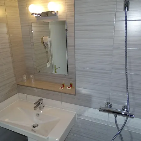 Sure By Western 3* Angoulême