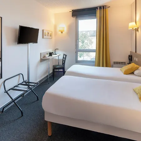 Hotel Sure By Western 3*