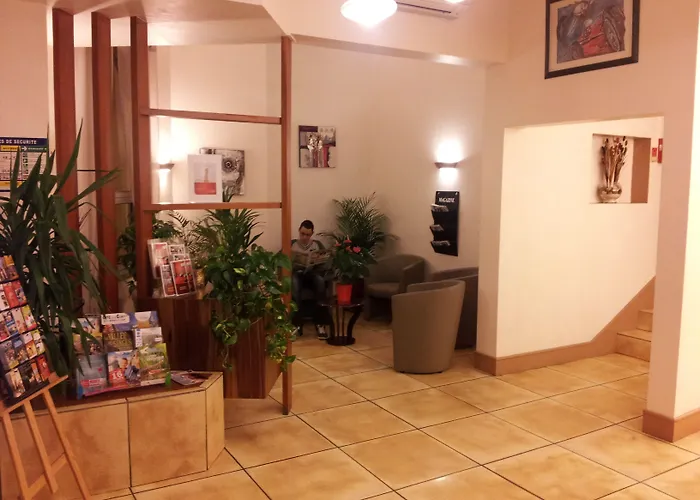 Hotel Sure By Western 3*